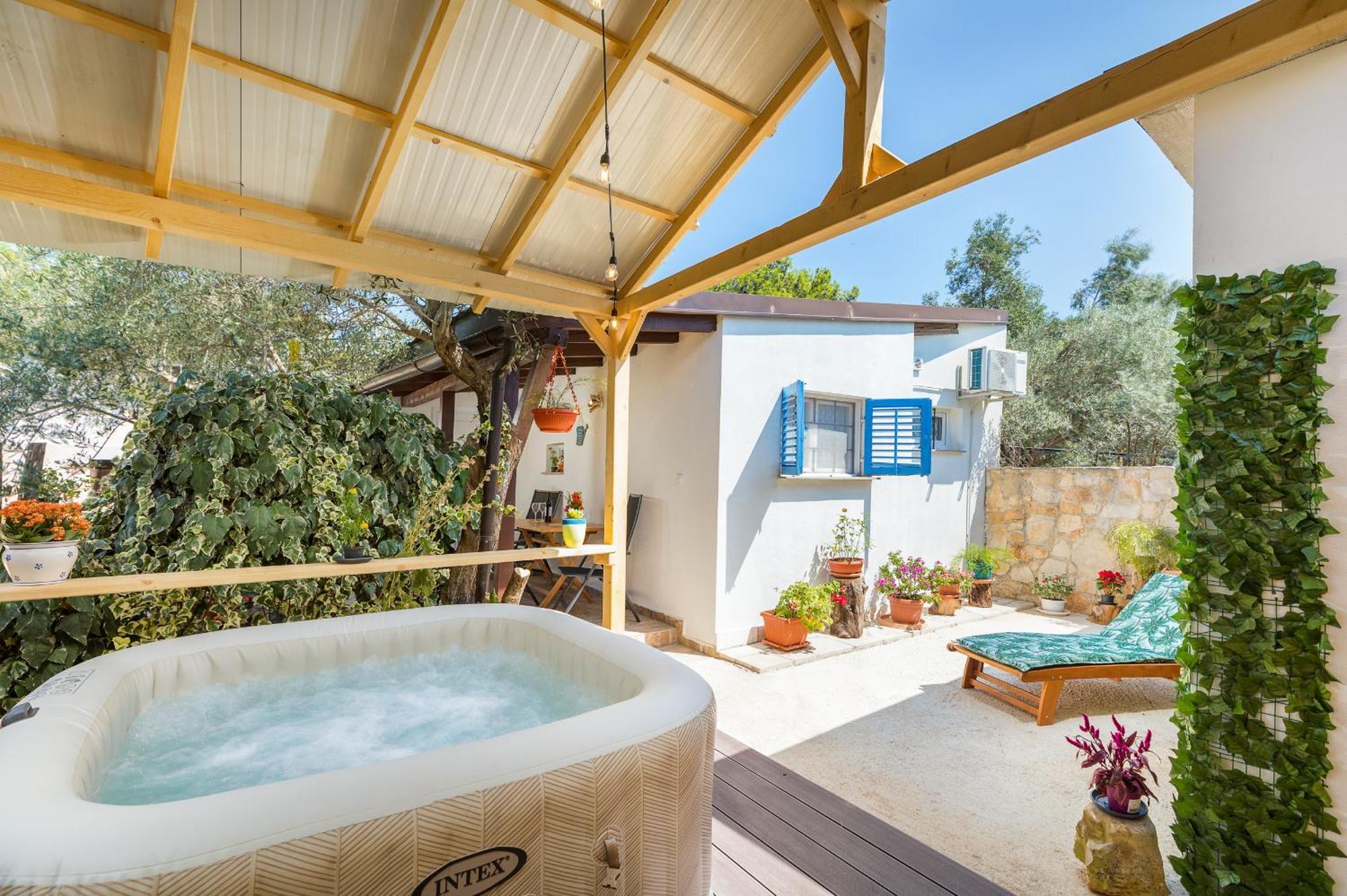 Casa De Flores, Ace Location - 100M From Bodinka Beach , Free Parking, Nature'S Heaven بيروغ المظهر الخارجي الصورة